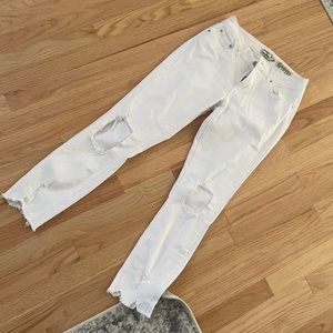 White distressed jeans skinny